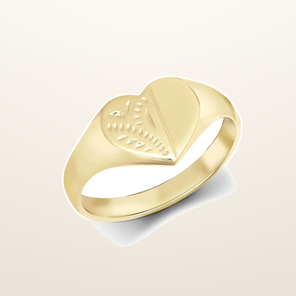IT_ROLE:studio_clean | 9ct Yellow Gold Signet Ring Heart Half-Engraved