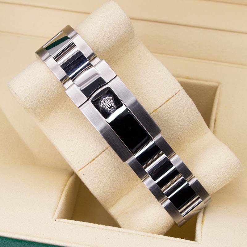 2024 Rolex Datejust 41 126334 with rhodium dial and stainless steel Oyster bracelet, pristine condition - photo 6 of 6