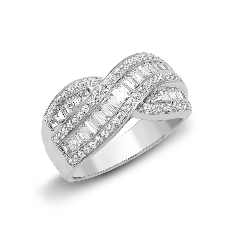 Anello con diamante naturale tondo e a baguette da 1,09 ct in oro bianco 18 carati