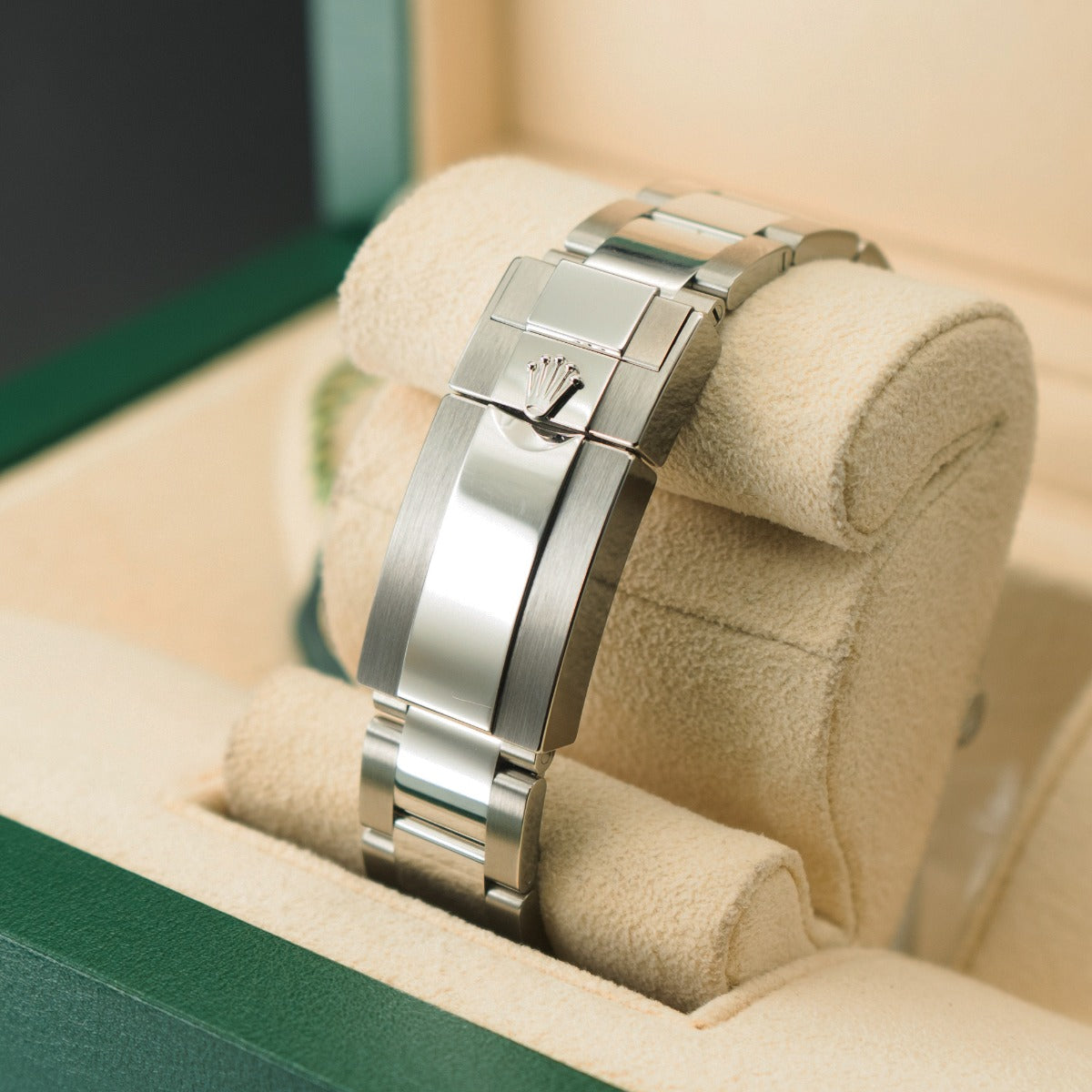 Rolex Daytona 126500ln 2025 Oyster Bracelet White Dial Stainless Steel 2025 Unworn Condition Ceramic Bezel 40 Mm Mechanical Watch - product image from Im...