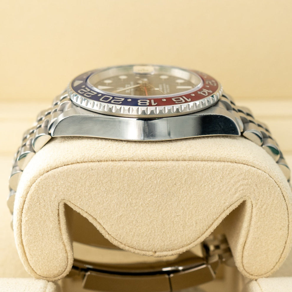 Rolex Gmt-master II 2022 Pepsi Jubilee Bracelet Black Dial Stainless Steel 2022 Immaculate Condition Gmt/dual Time 40 Mm - product image from Imper...