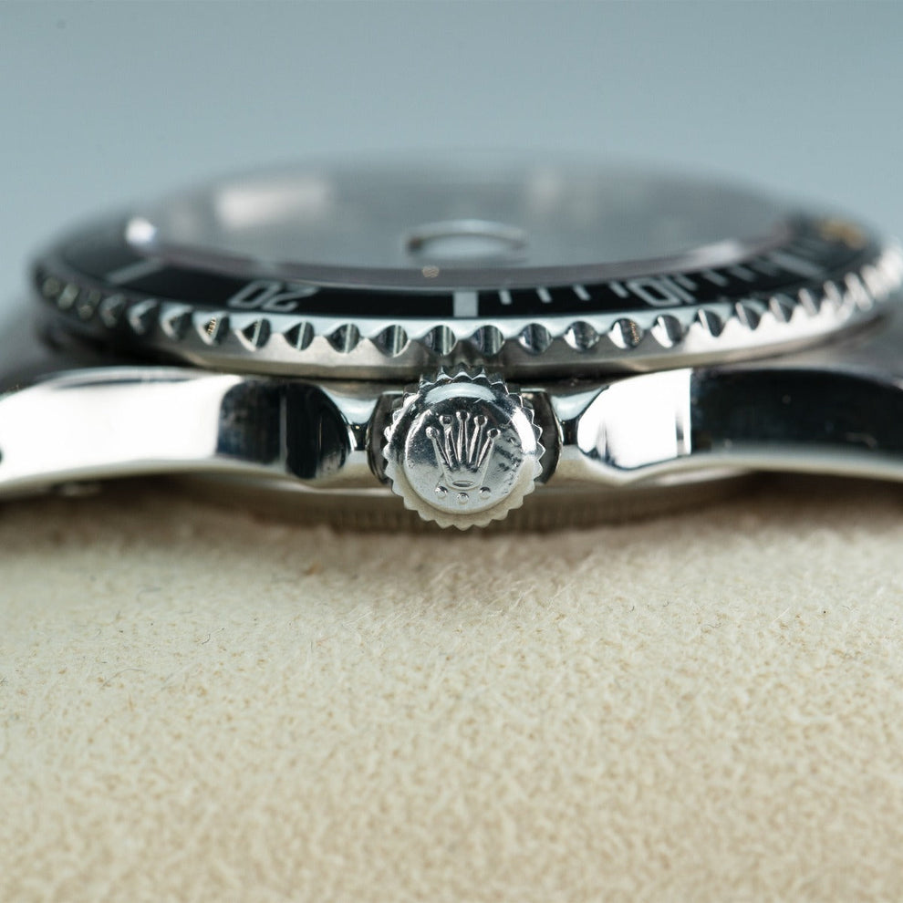 Rolex Submariner Date 16800 Oyster Bracelet Black Dial Stainless Steel 1979 Pristine Condition Bidirectional Rotating 40 Mm - product image from Im...