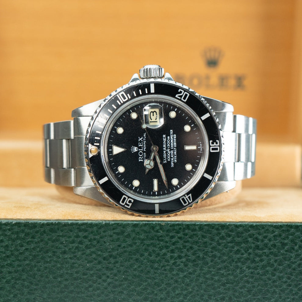 Rolex Submariner Date 16800 Oyster Bracelet Black Dial Stainless Steel 1979 Pristine Condition Bidirectional Rotating 40 Mm - product image from Im...