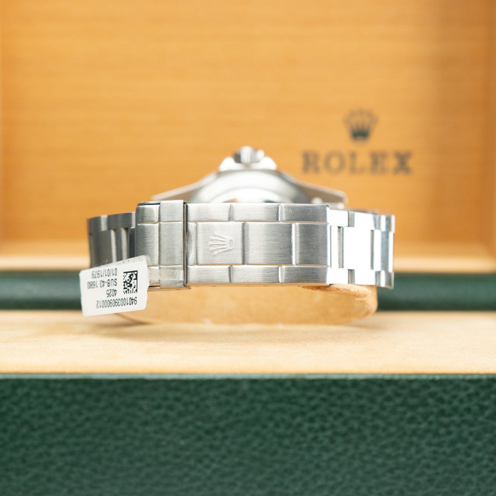 Rolex Submariner Date 16800 Oyster Bracelet Black Dial Stainless Steel 1979 Pristine Condition Bidirectional Rotating 40 Mm - product image from Im...