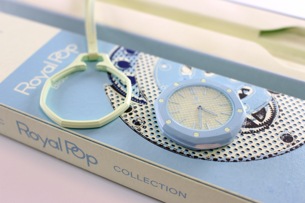 Swatch Royal Pop BLAUE ACHT light-blue Bioceramic bezel