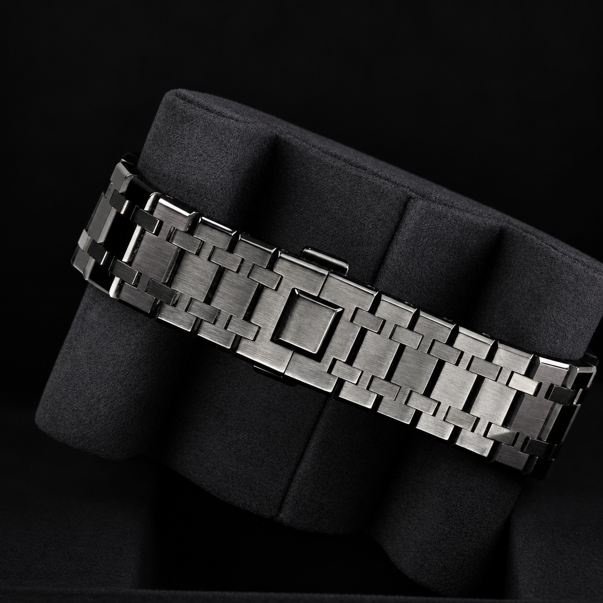 OCHO NEGRO SSX03W101N black metal bracelet underside and folding clasp detail