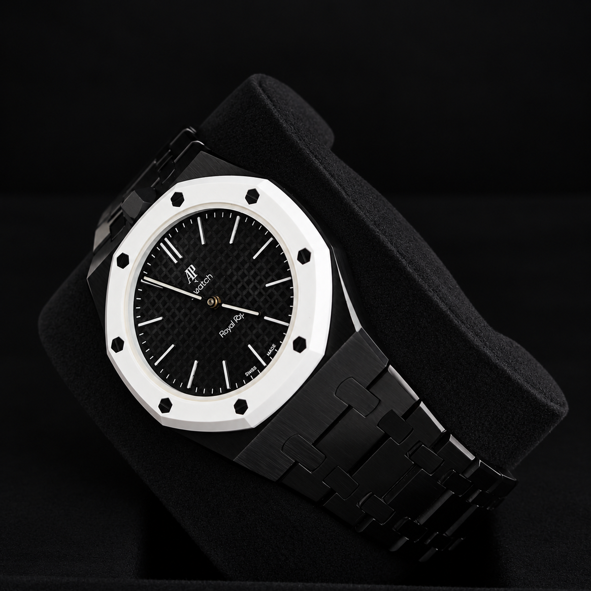 Swatch Royal Pop OCHO NEGRO black metal bracelet link detail