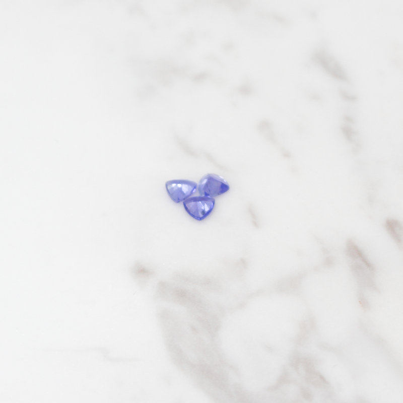 Tanzanite 3 Stones - 1CT - Trillion Cut