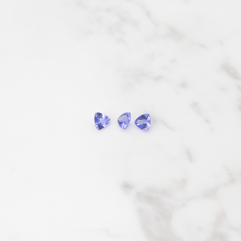 Tanzanite 3 Stones - 1CT - Trillion Cut