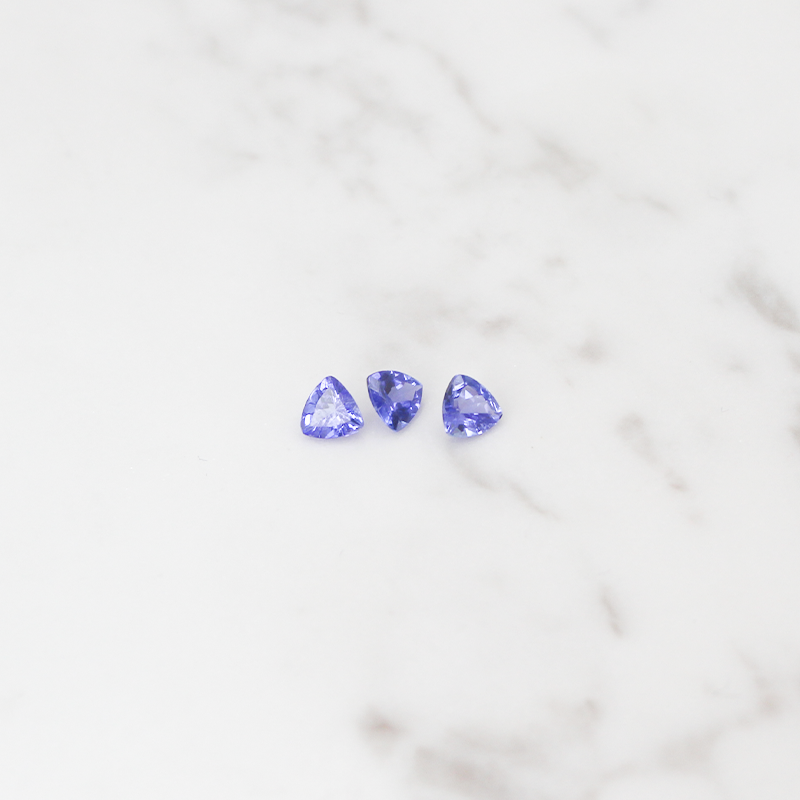 Tanzanite 3 Stones - 1CT - Trillion Cut