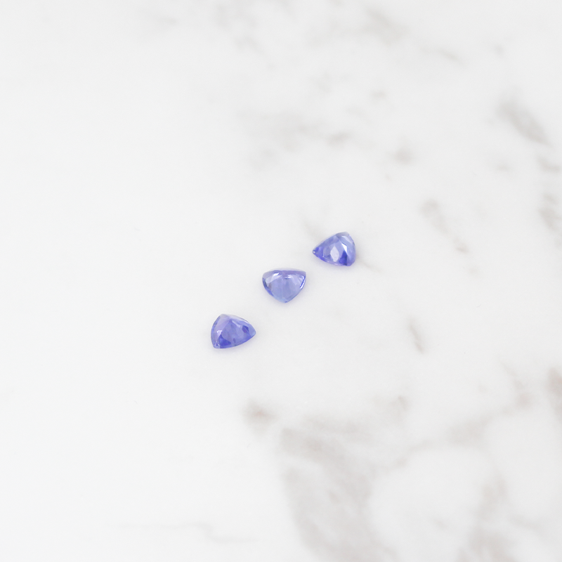 Tanzanite 3 Stones - 1CT - Trillion Cut