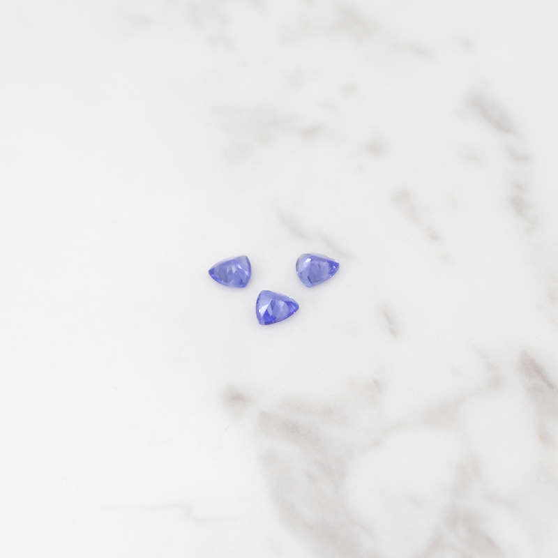 Tanzanite 3 Stones - 1CT - Trillion Cut