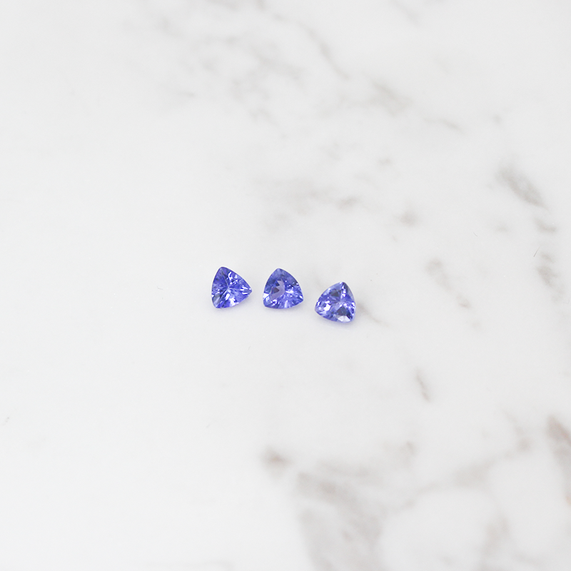 Tanzanite 3 Stones - 1CT - Trillion Cut