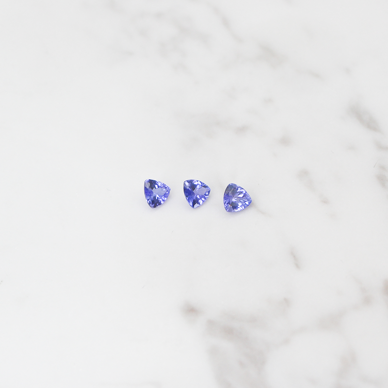 Tanzanite 3 Stones - 1CT - Trillion Cut
