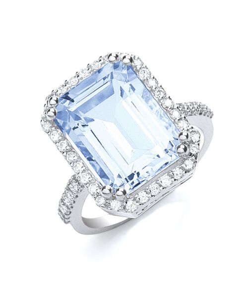 18ct White Gold 0.40ct Diamond & 6.25ct Aquamarine Ring