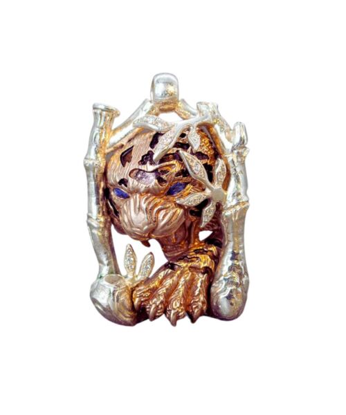 Pendant Crouching Tiger