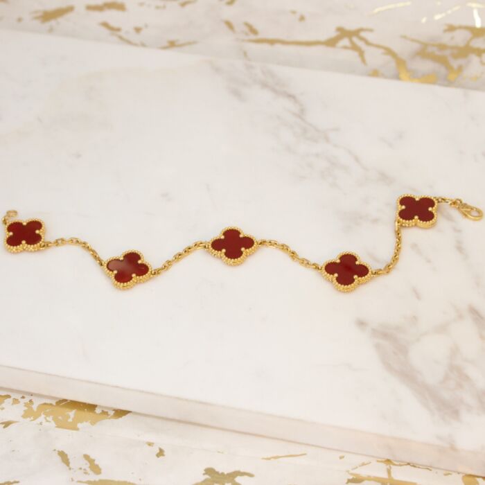 Van cleef store alhambra bracelet red